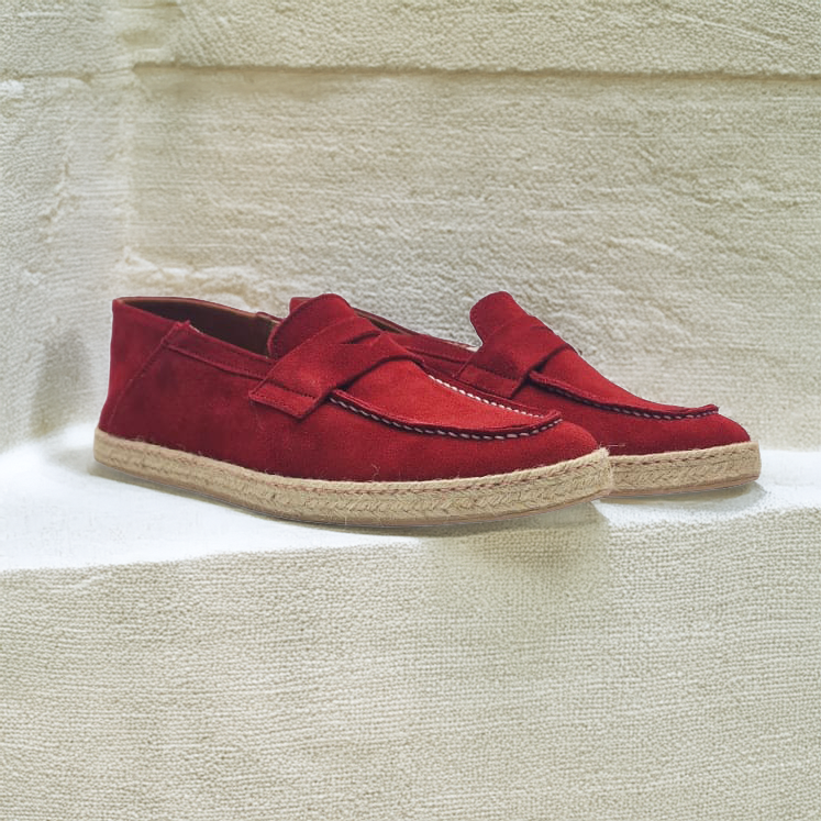 Loafers Estivo in Suede Rosso Rubino con Fondo in Corda
